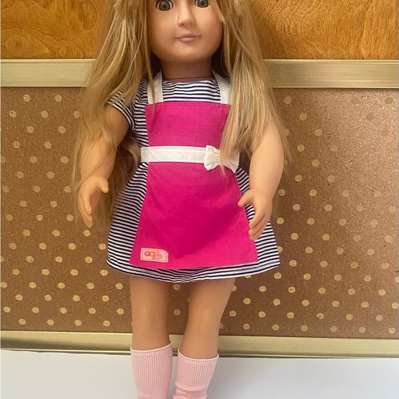 Our Generation 18" Fashion Doll and roller skates accessories - Picture 5 of 10